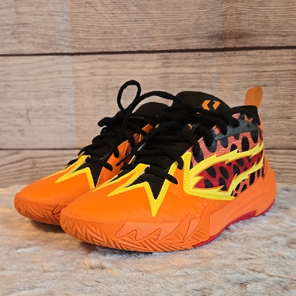 Puma Orange Cheeto Basketball Shoes, Boys Size 6, Great Condition